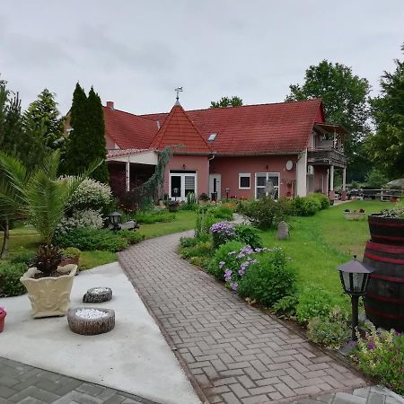 Bed and Breakfast Hartmann Panzio à Barcs Extérieur photo